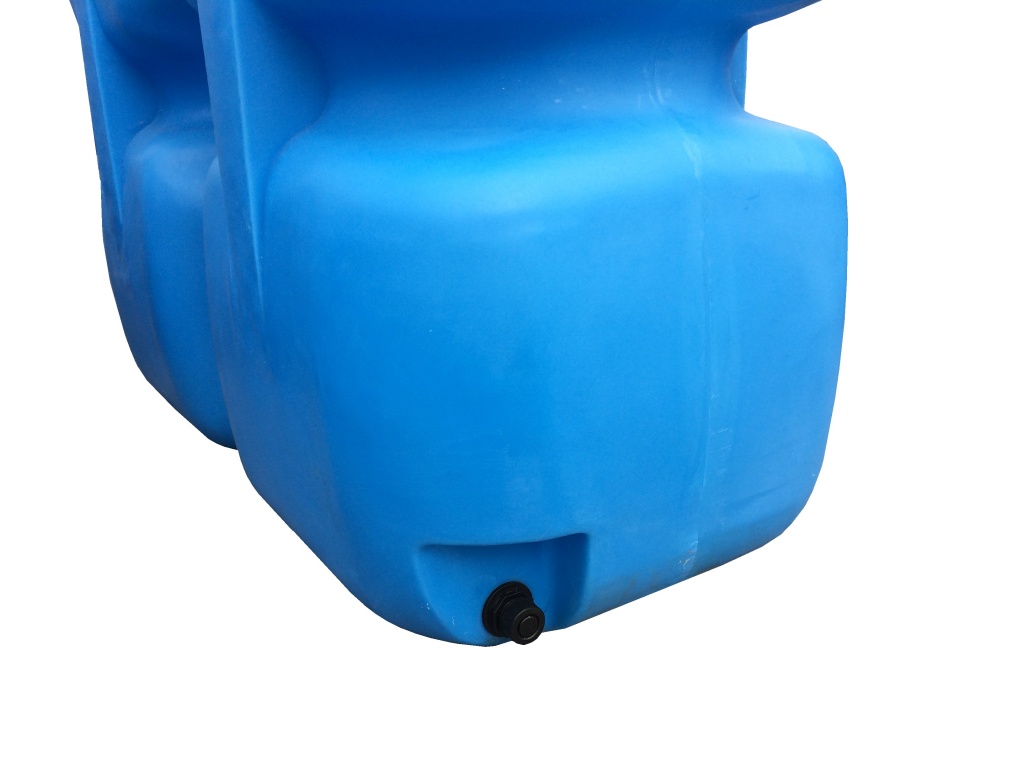 Заглушенный отвод со стандартной наружной резьбой 1" используется для слива осадка в топливной емкости Т1000КЗ.